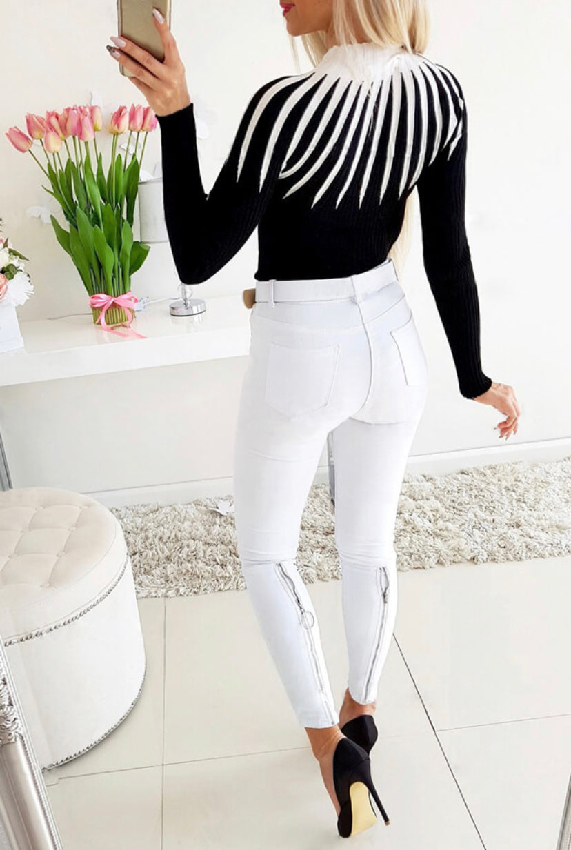 Chic Stripe Design Pattern Sweater - Stylz Select