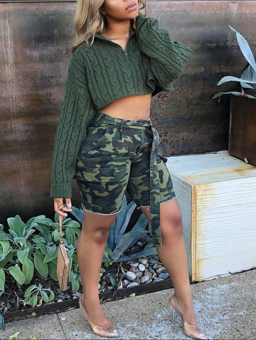 Stylish Turndown Collar Front Zip Crop Top Army Green Sweater - Stylz Select